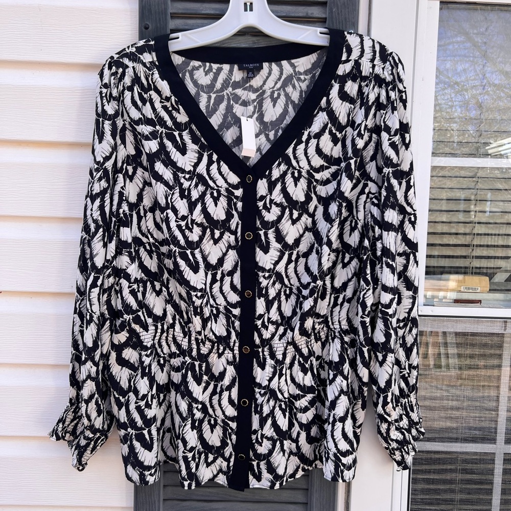 NWT Talbots Gorgeous Black White Feather Pattern V-Neck Peplum Blouse